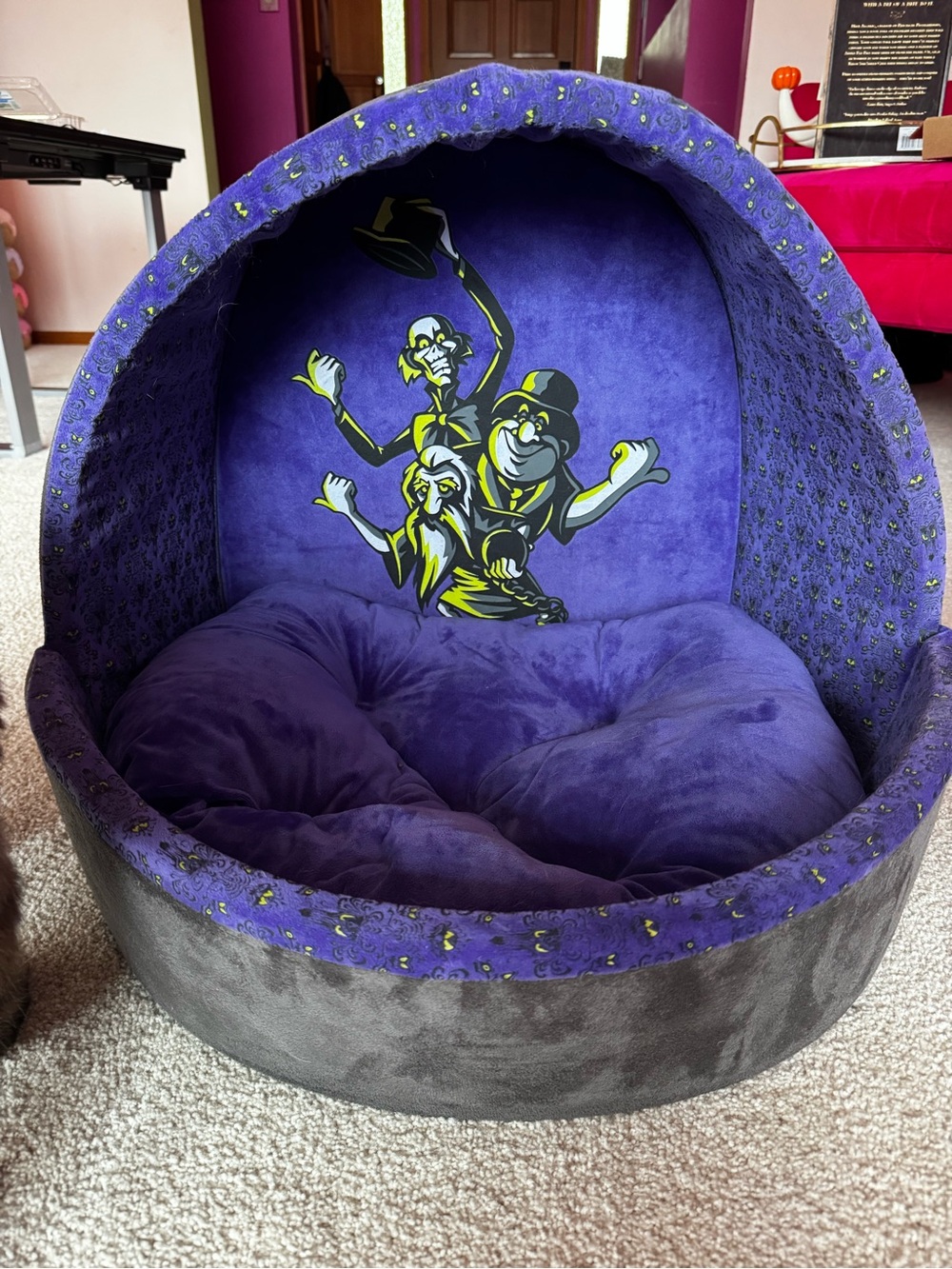 Disney Purple & Gray Hooded Cat Bed with Haunted Mansion Hitchhiking Ghosts - Picture 3 of 3
